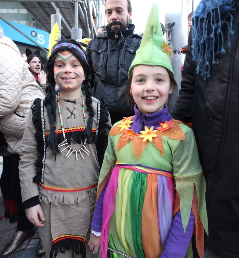 Avilés se vuelca con su desfile de Antroxu