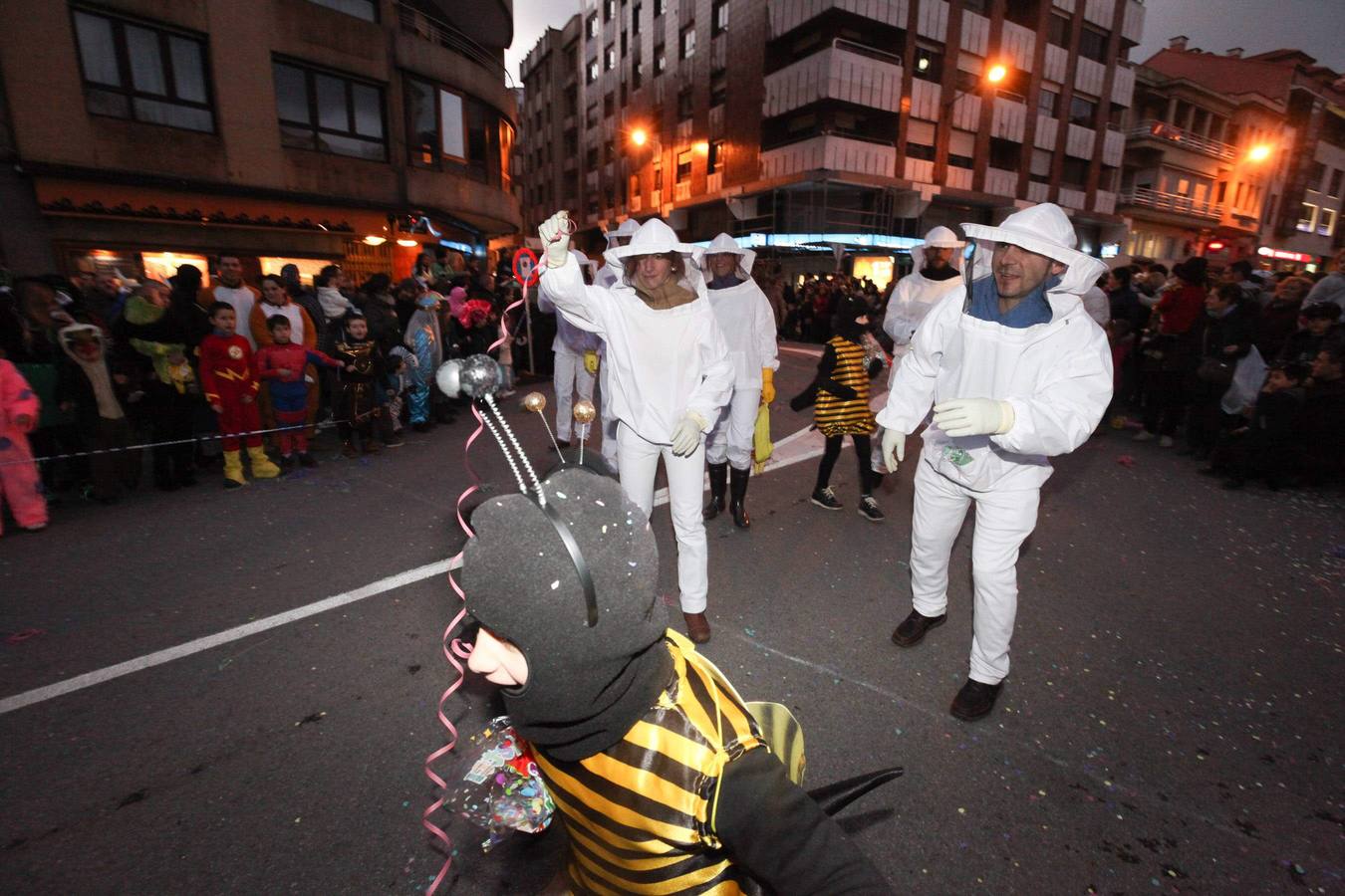 Avilés se vuelca con su desfile de Antroxu