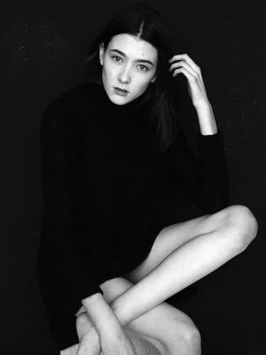 Mar González, la gimnasta de Oviedo que ha conquistado París desfilando para la firma Givenchy