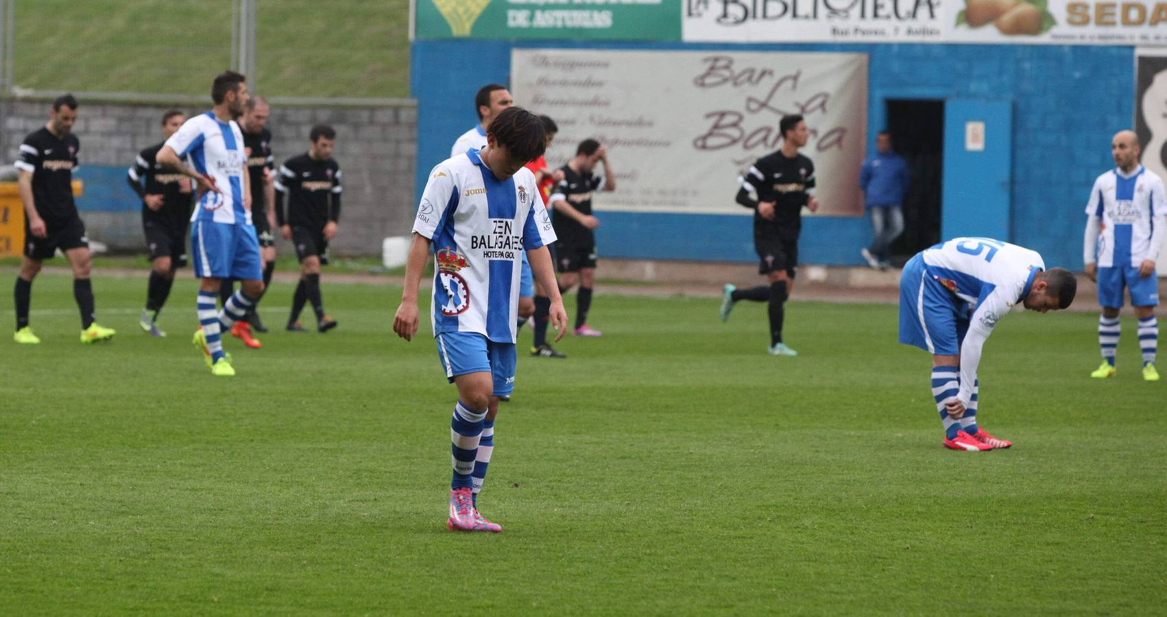 El Real Avilés cae en casa ante el Racing de Ferrol