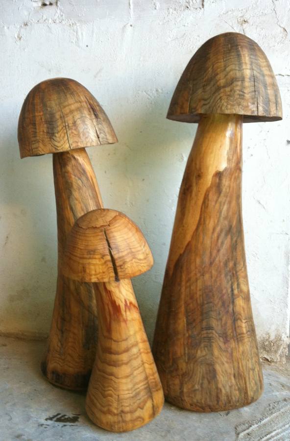 Radek Golebiewski hace impresionantes esculturas con los árboles que poda y tala