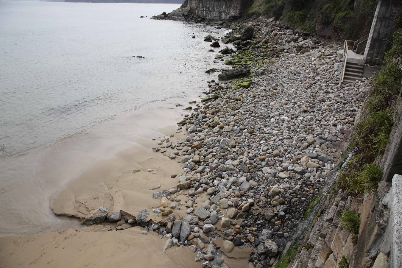 Playa de El Escanu, Lastres