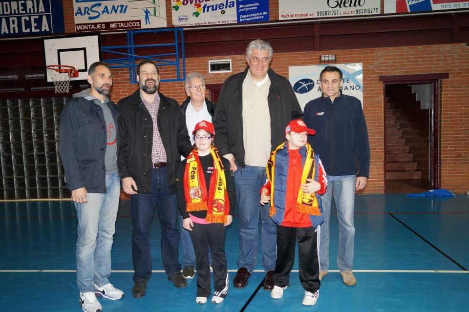 Baloncesto solidario en Cangas