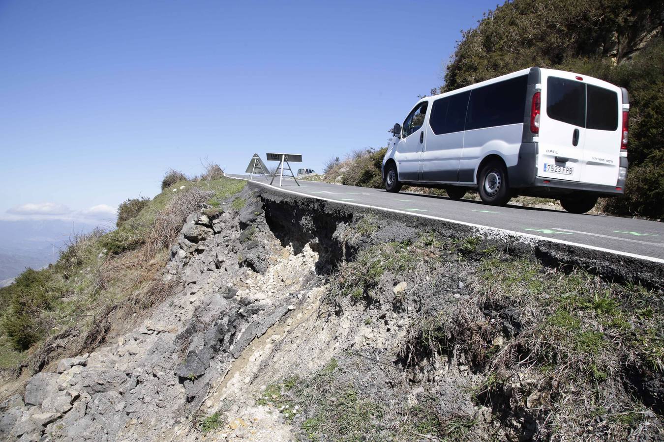 Así está la carretera de subida a los Lagos