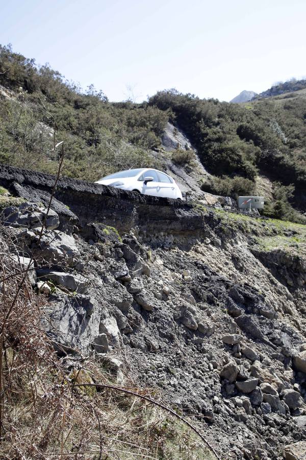 Así está la carretera de subida a los Lagos