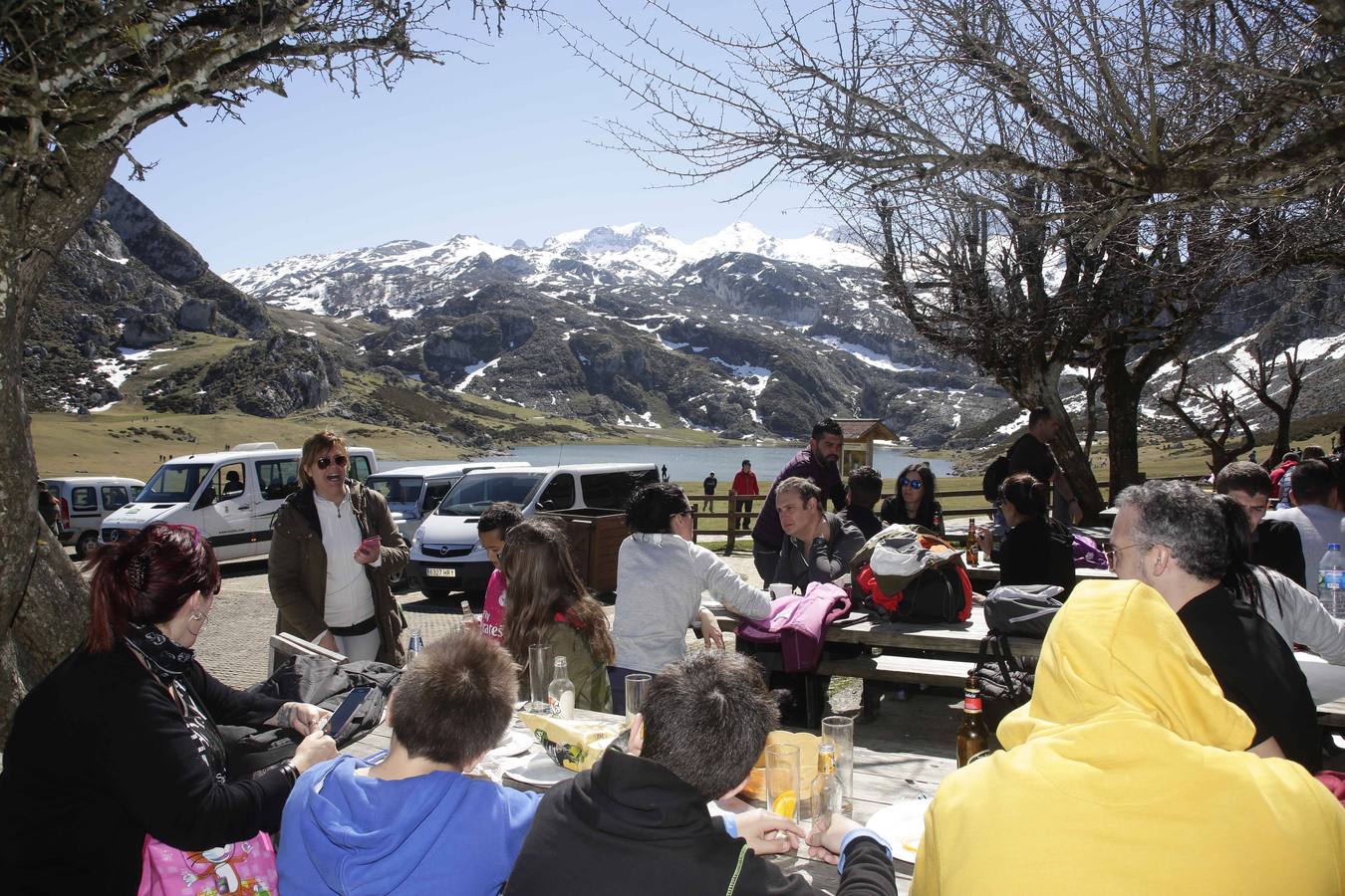 Los Lagos de Covadonga, de bote en bote por Semana Santa