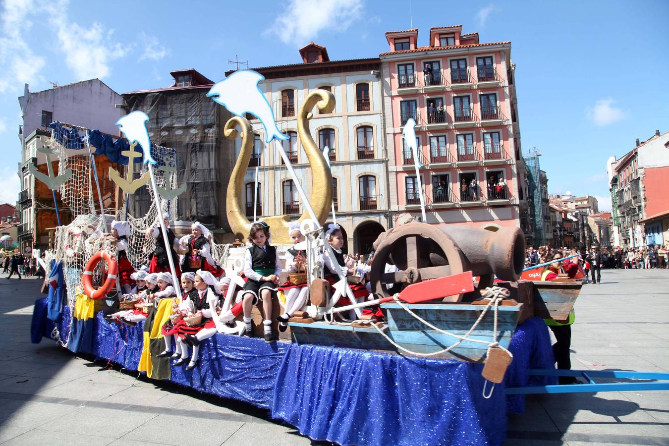 Avilés se vuelca con El Bollo