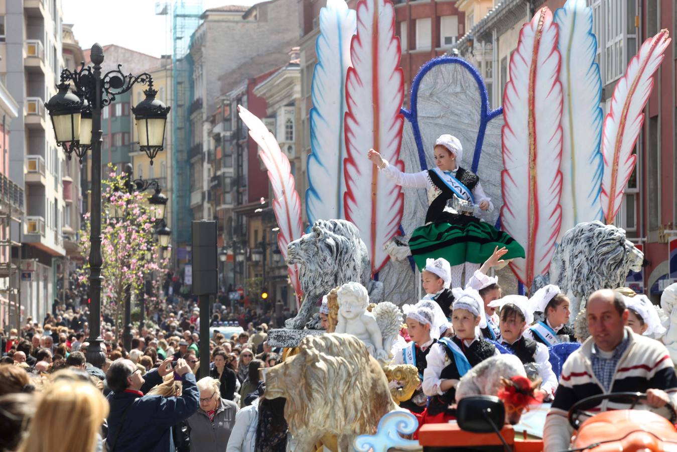 Avilés se vuelca con El Bollo