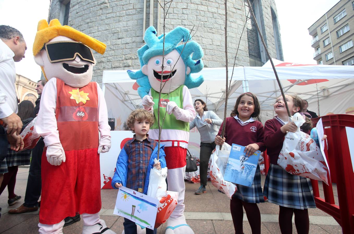 Los niños de Oviedo se comprometen a plantar cerezos