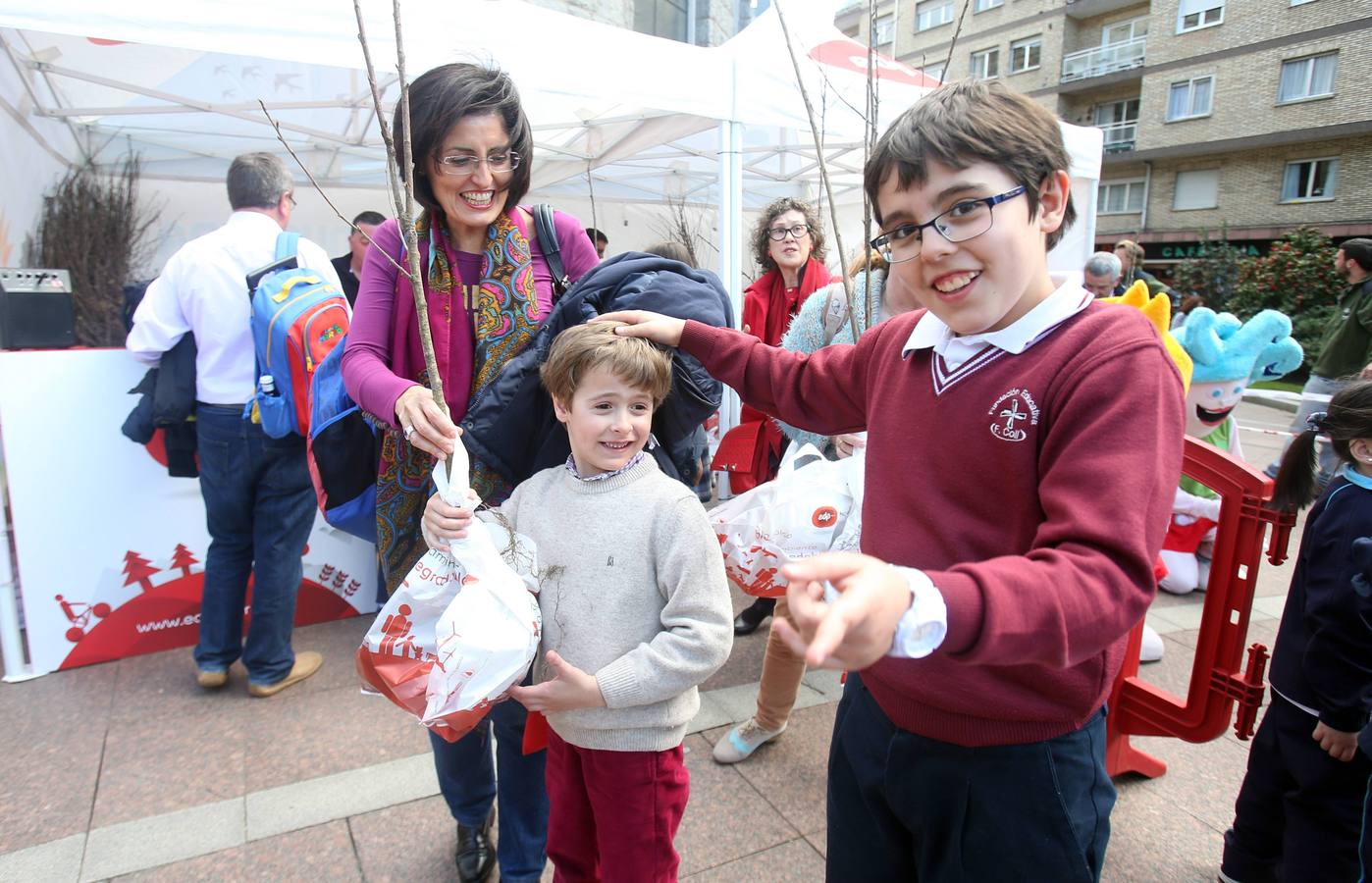 Los niños de Oviedo se comprometen a plantar cerezos