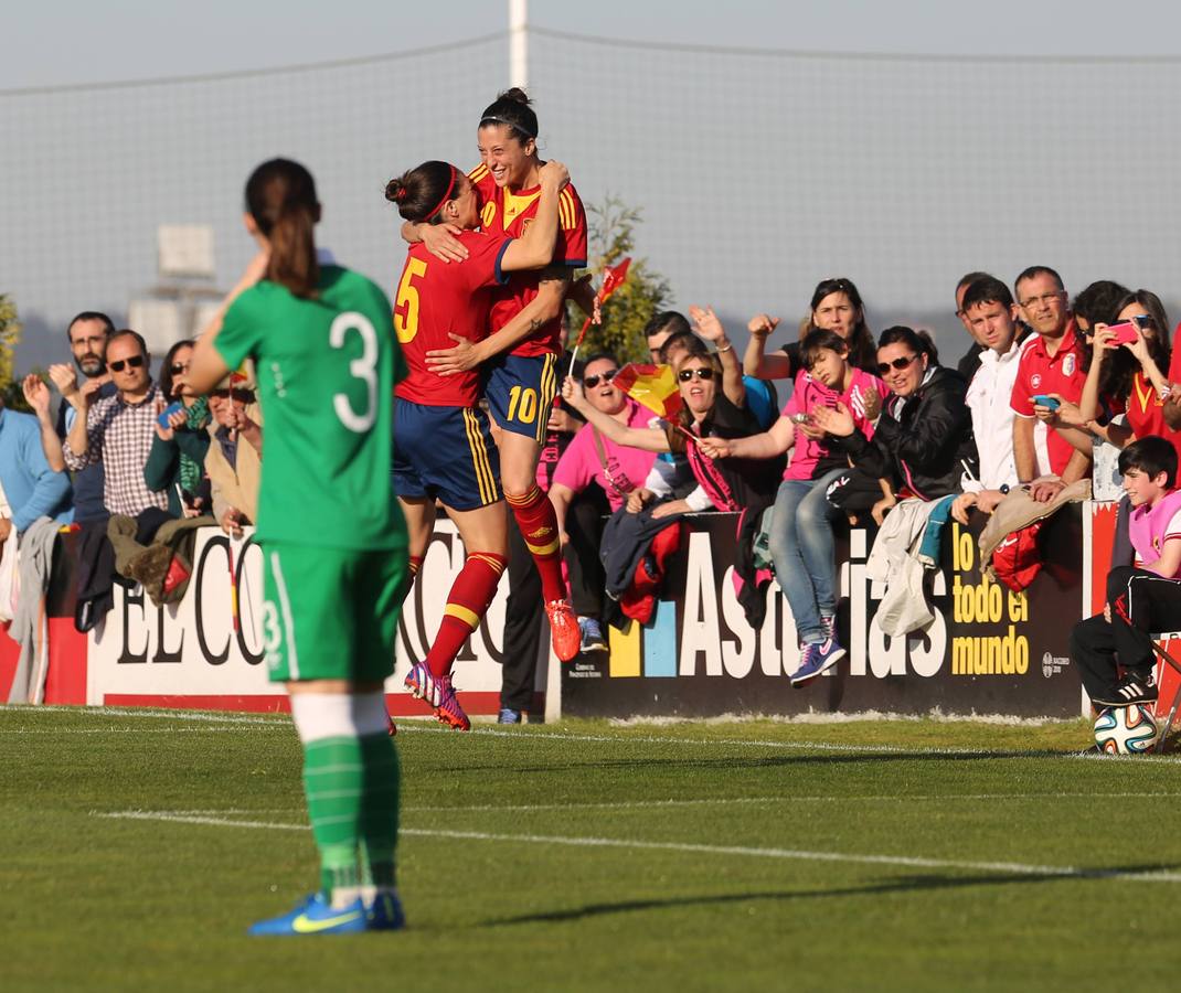 Las chicas de La Roja ganan en Gijón