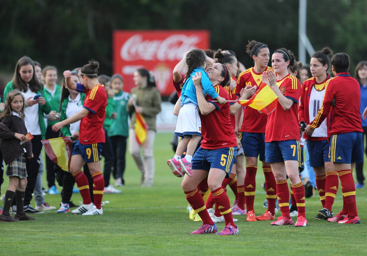 Las chicas de La Roja ganan en Gijón