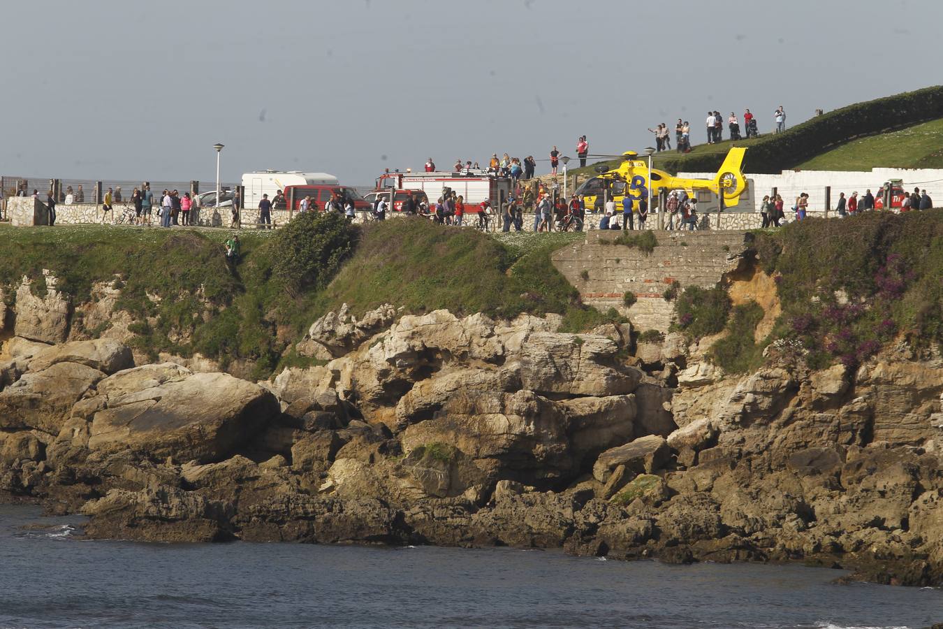 Rescatan el cadáver de un hombre en Gijón