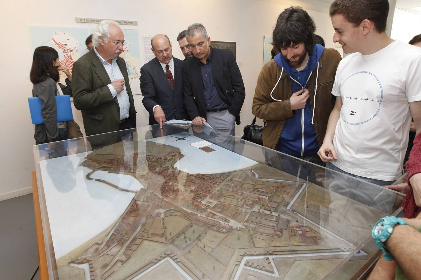 El Museo Barjola muestra la transformación de Gijón desde su origen