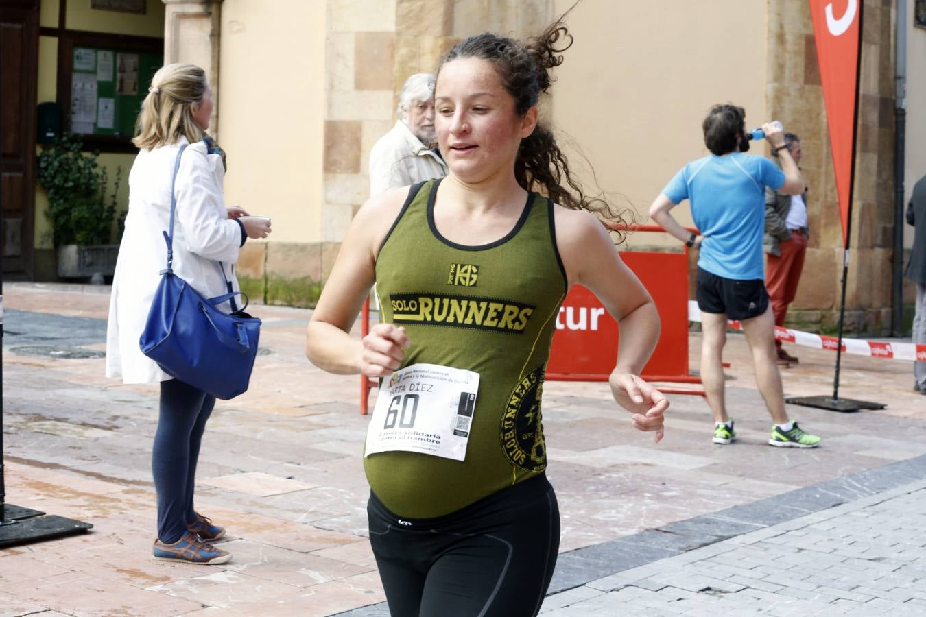 Carrera solidaria contra el hambre en Oviedo