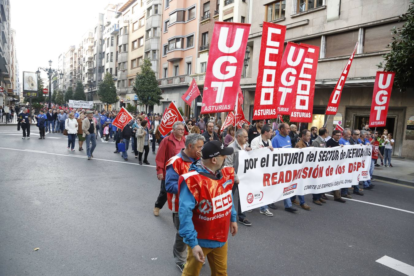 Manifestación en Oviedo por los despedidos de Santa Bárbara