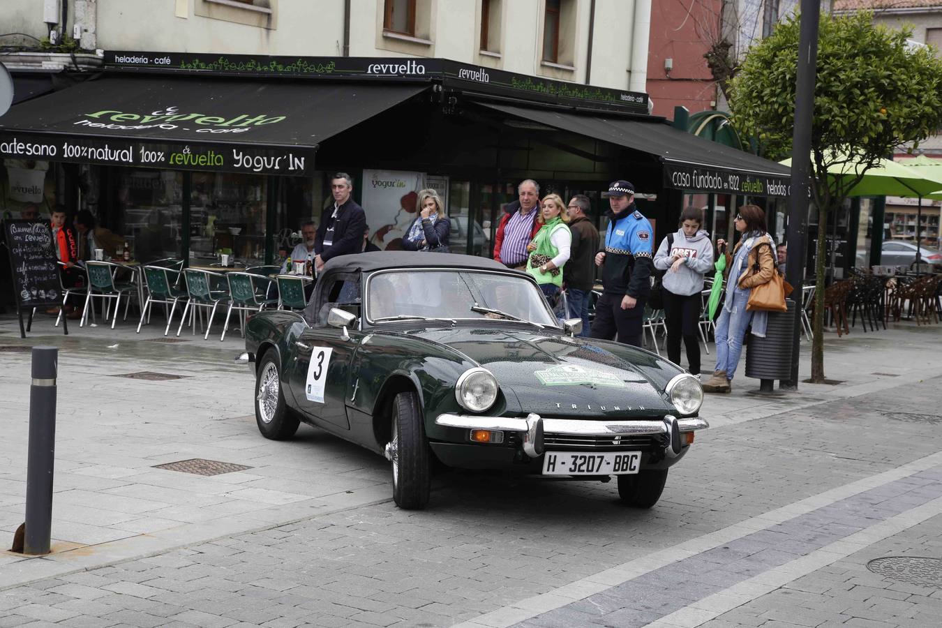 Concentración de coches clásicos en el Oriente asturiano