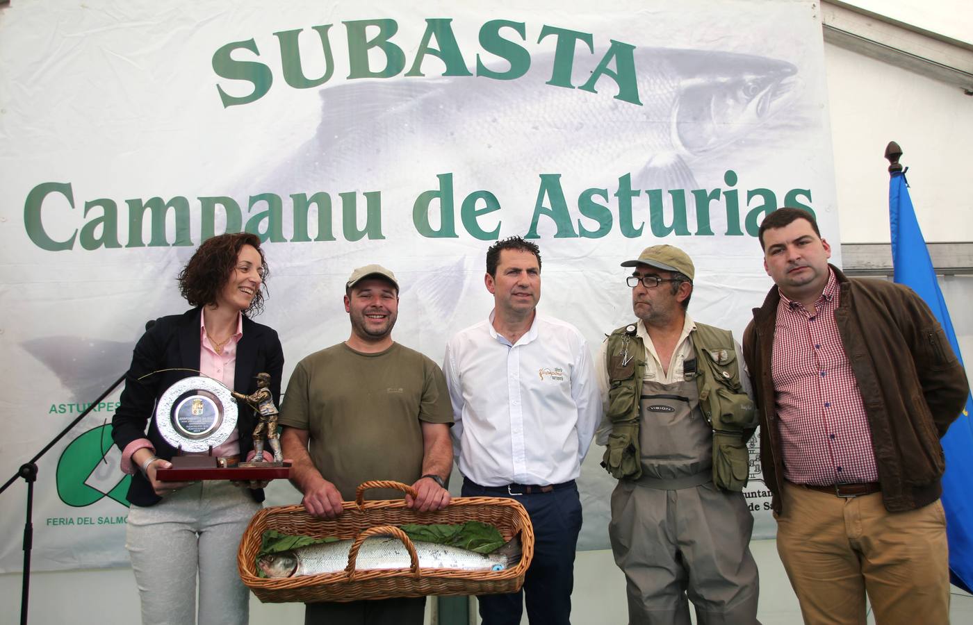 El campanu del río Narcea, un ejemplar de 4,6 kilos