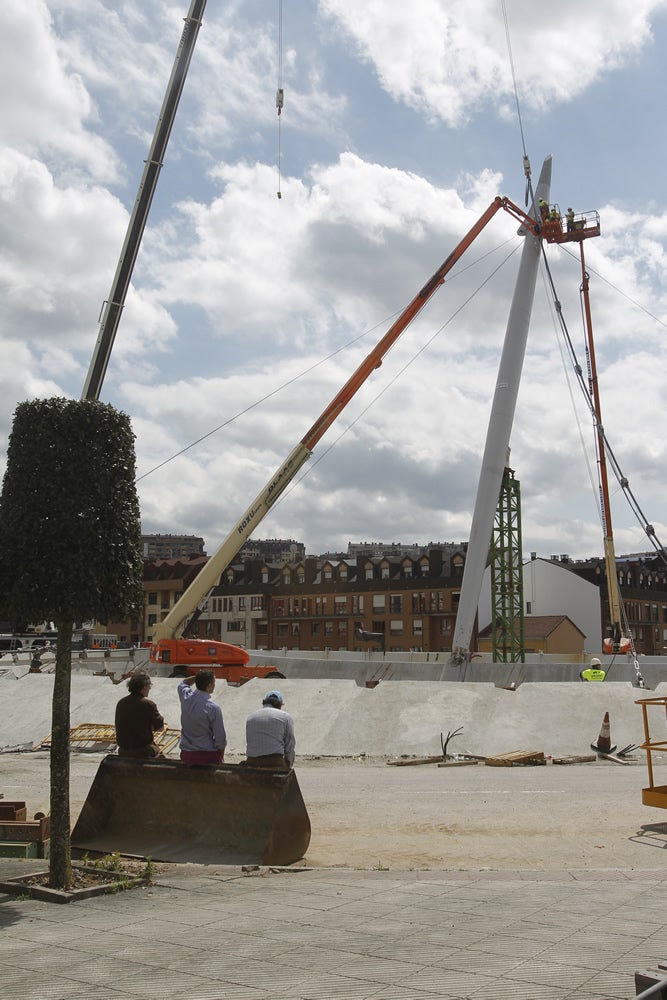 Así se levanta la pasarela de La Florida