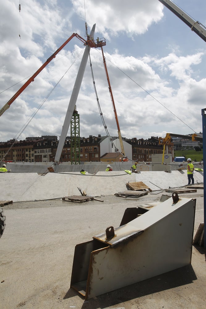 Así se levanta la pasarela de La Florida
