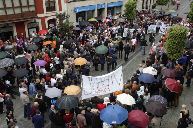 Protesta en Llanes contra el plan urbanístico