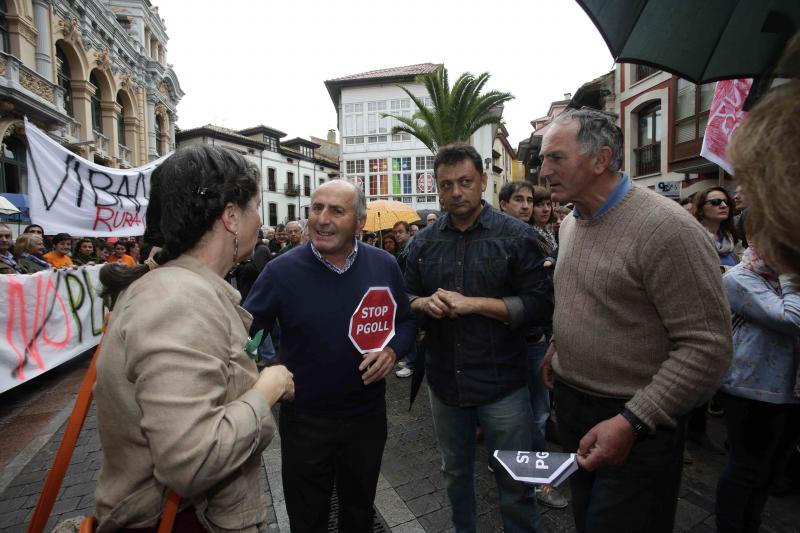 Protesta en Llanes contra el plan urbanístico