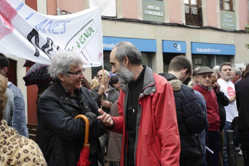 Protesta en Llanes contra el plan urbanístico