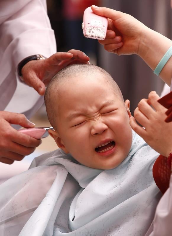 Pequeños monjes budistas durante dos semanas