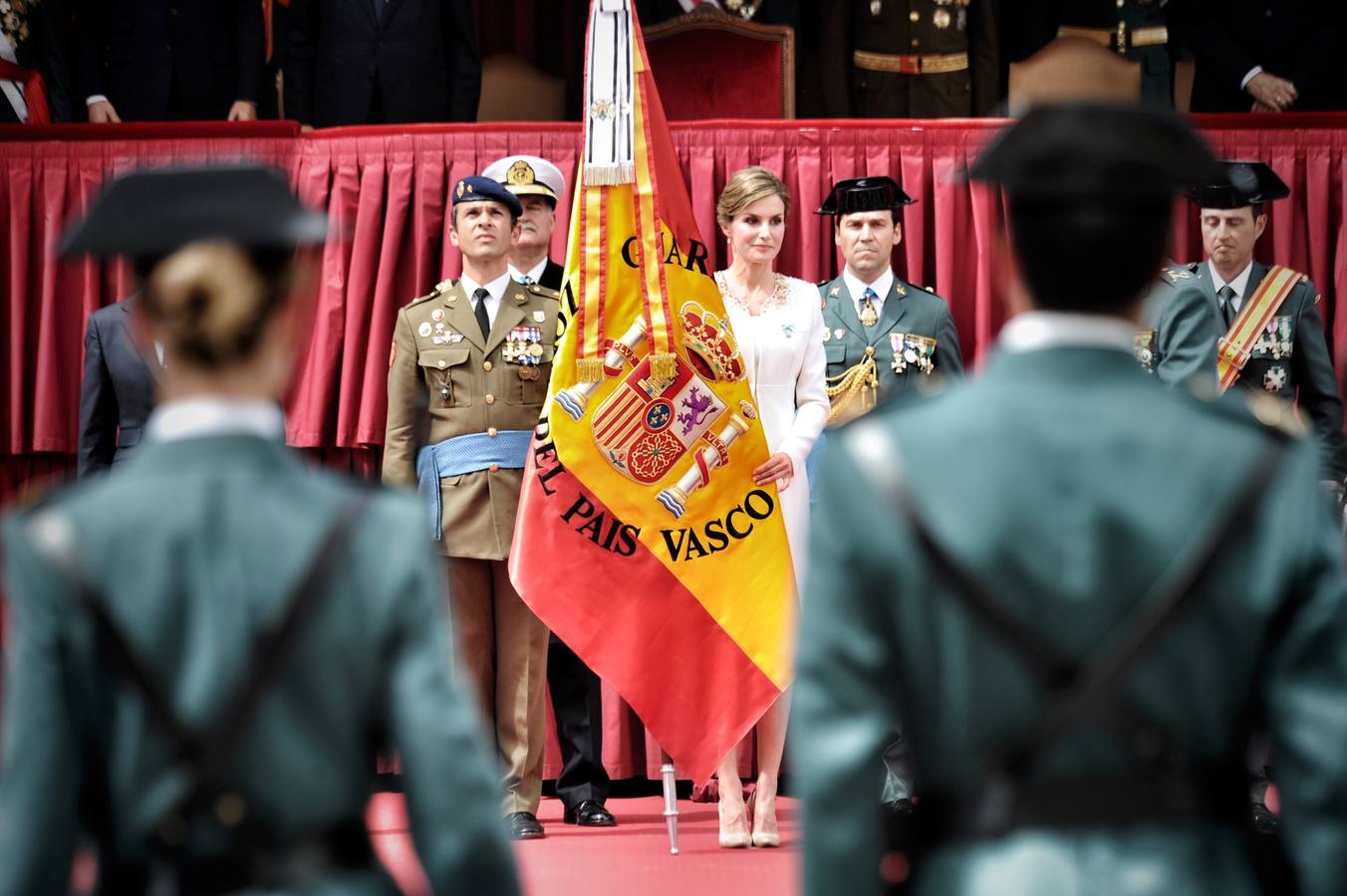 La Reina preside un homenaje a la Guardia Civil en Vitoria