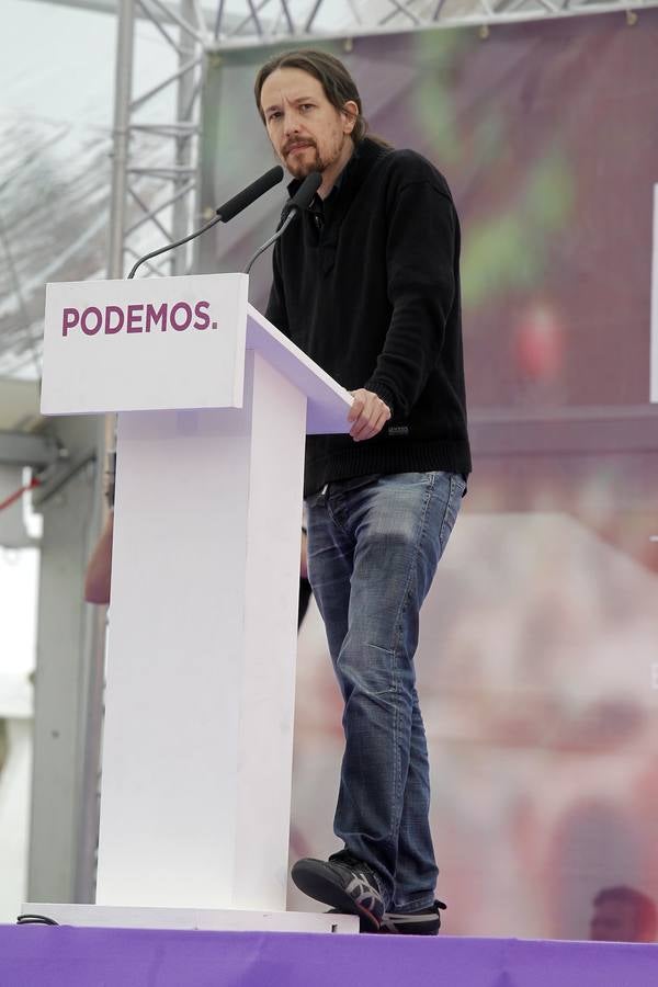 Miles de personas en el mitin de Podemos en Oviedo