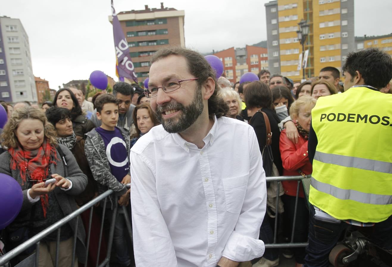 Miles de personas en el mitin de Podemos en Oviedo