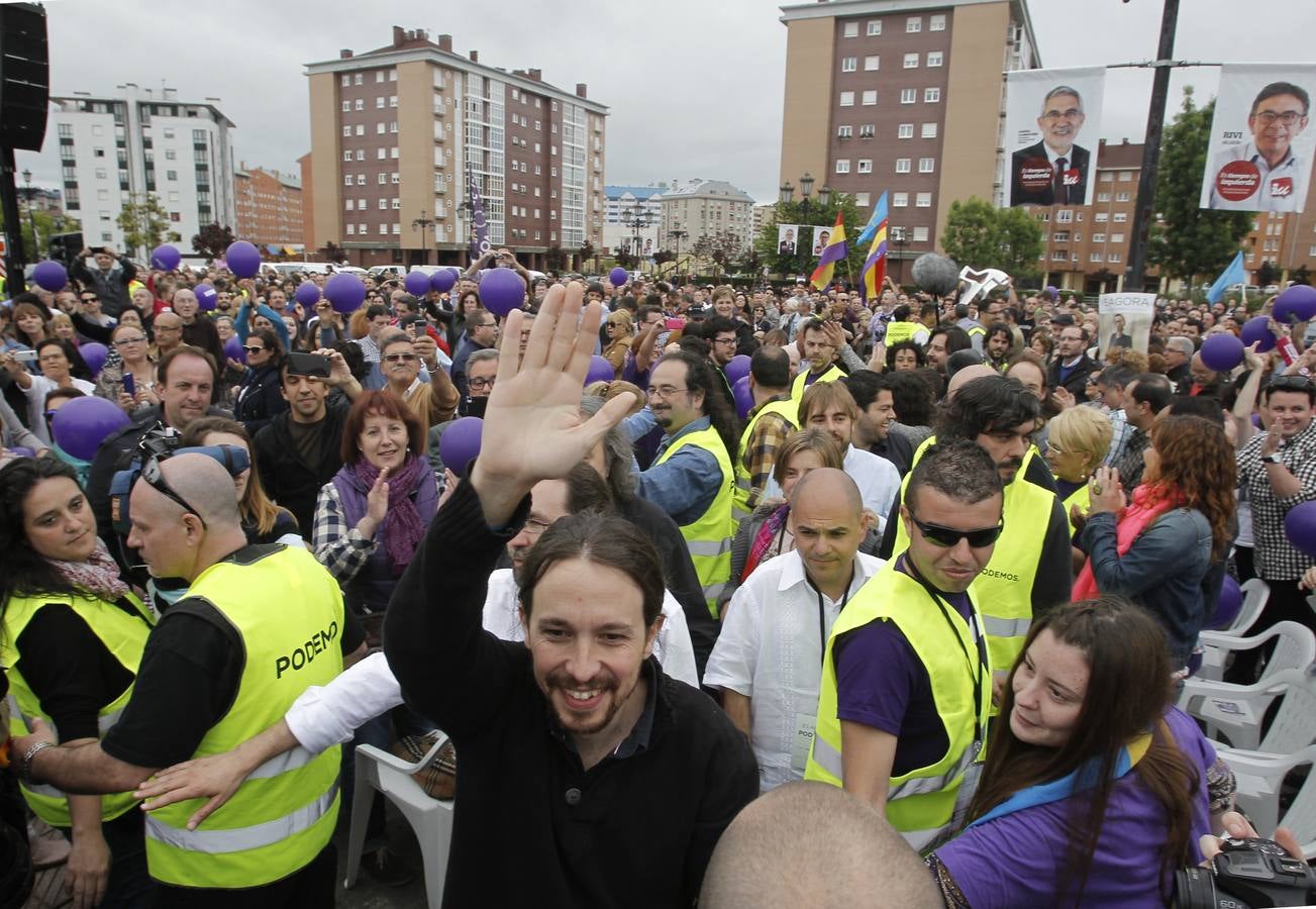 Miles de personas en el mitin de Podemos en Oviedo