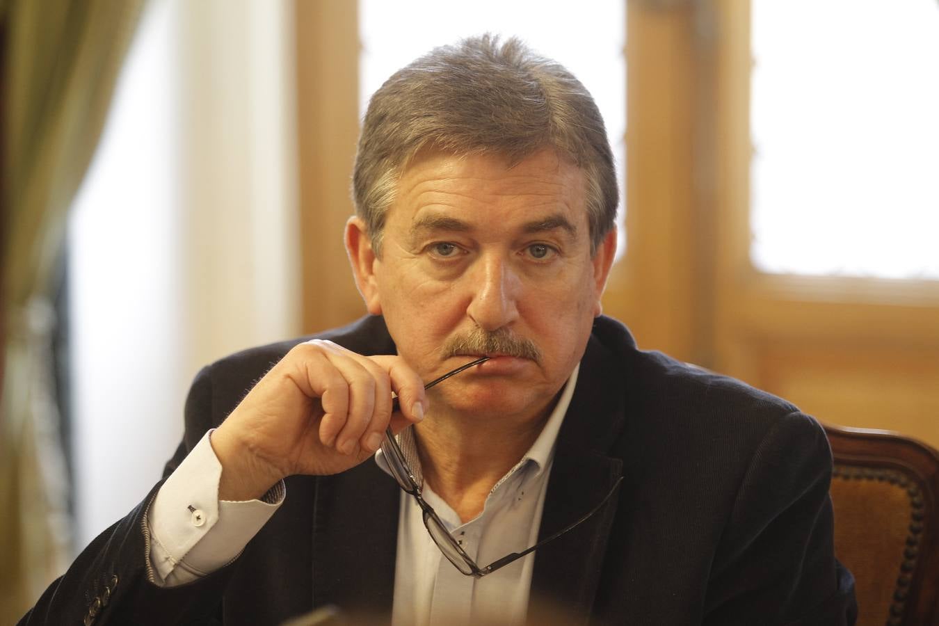 Pleno con bronca en el Ayuntamiento de Oviedo