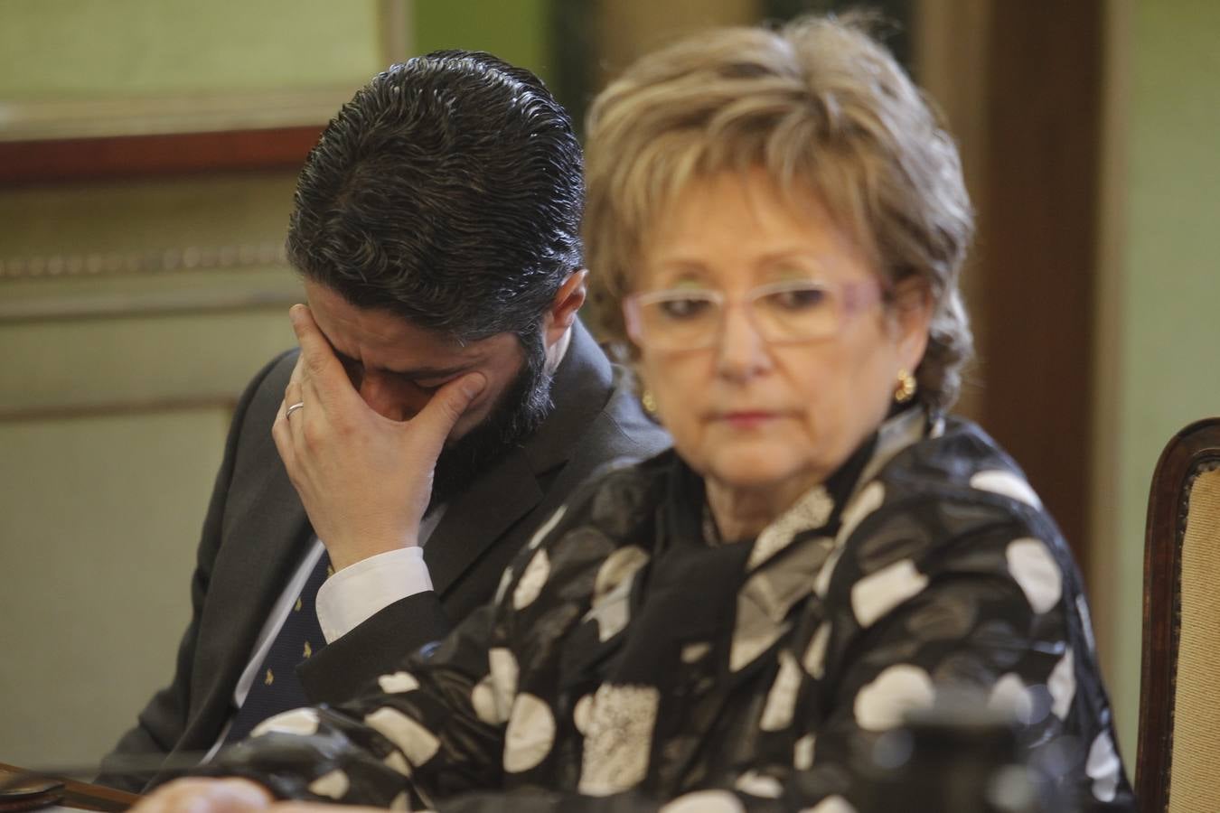 Pleno con bronca en el Ayuntamiento de Oviedo