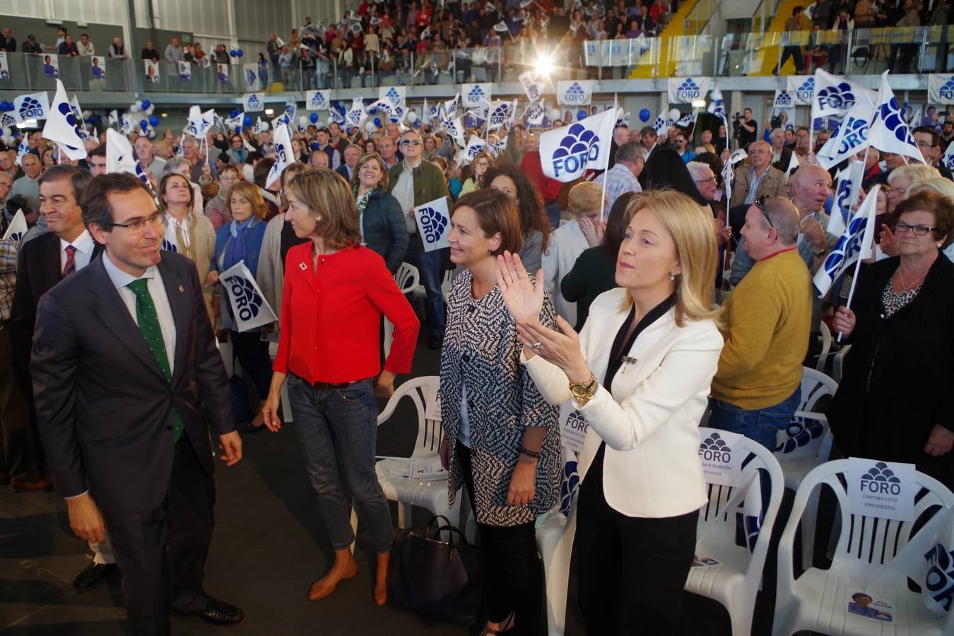 Más de un millar de personas en el mitin central de Foro en Gijón