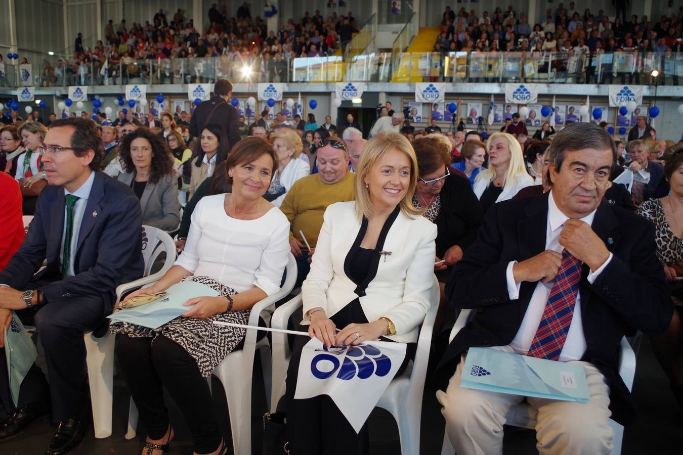 Más de un millar de personas en el mitin central de Foro en Gijón