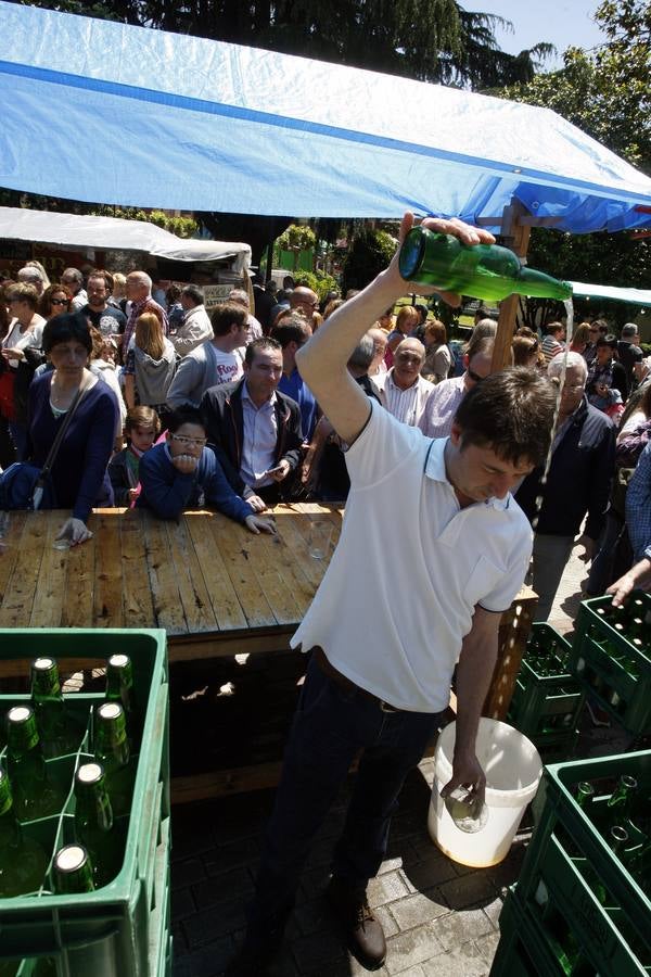 Fiesta del Descorche en El Entrego