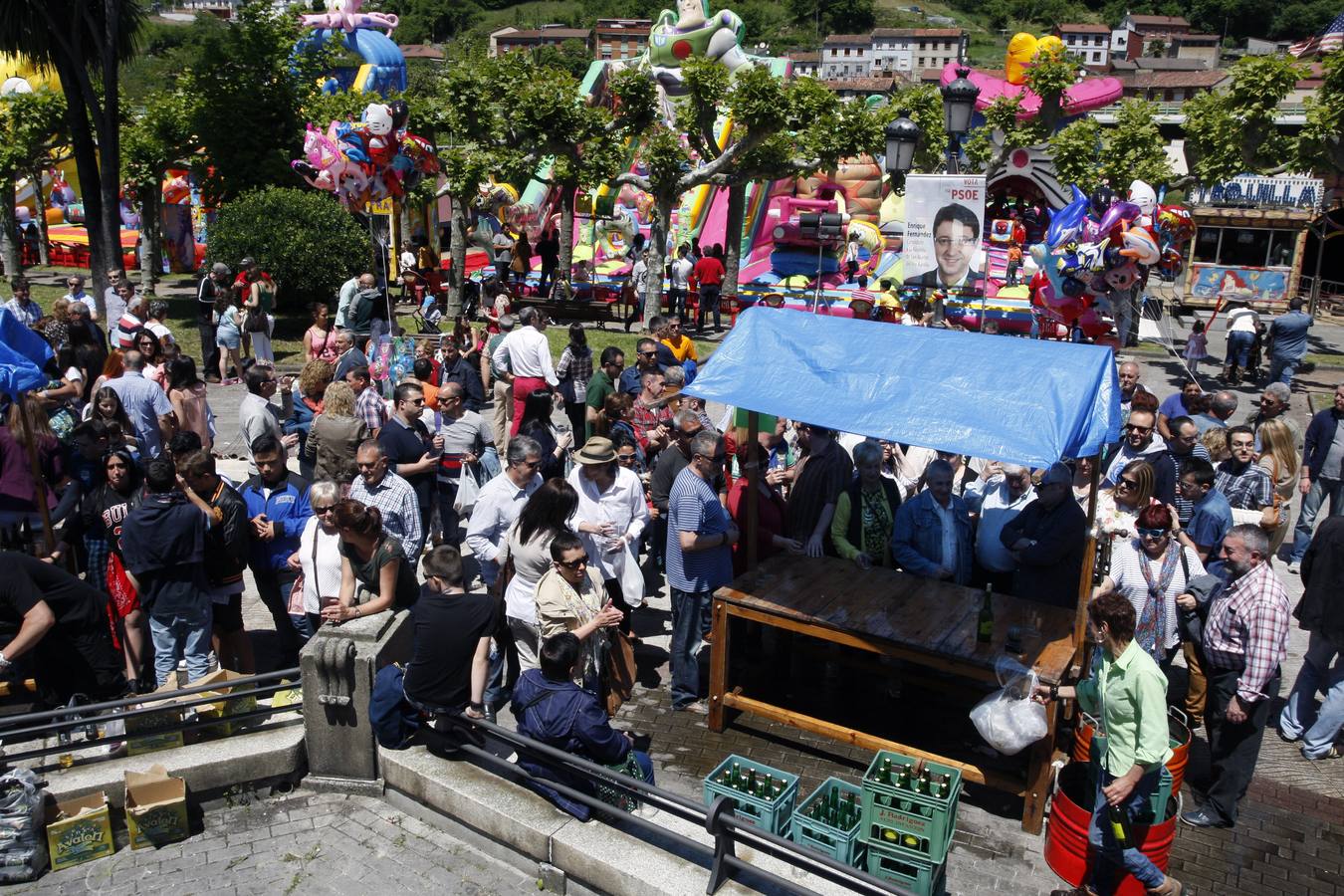 Fiesta del Descorche en El Entrego
