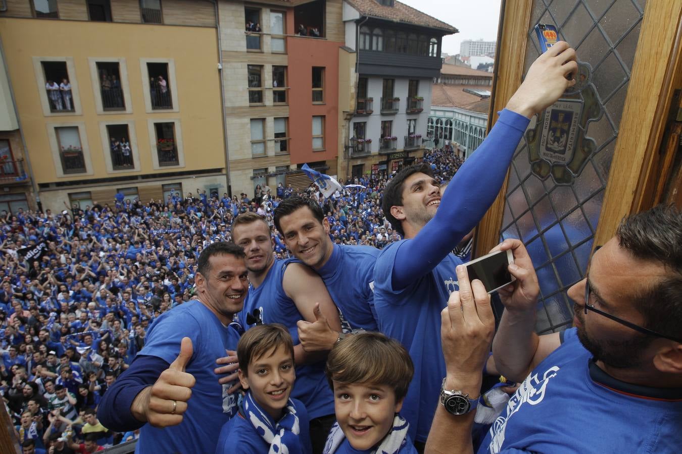 Los jugadores se hicieron selfies para recordar el momento.