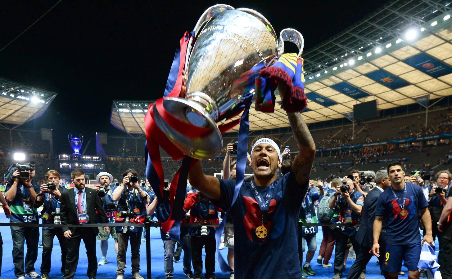 Los jugadores del Barça celebran la &#039;Champions&#039;