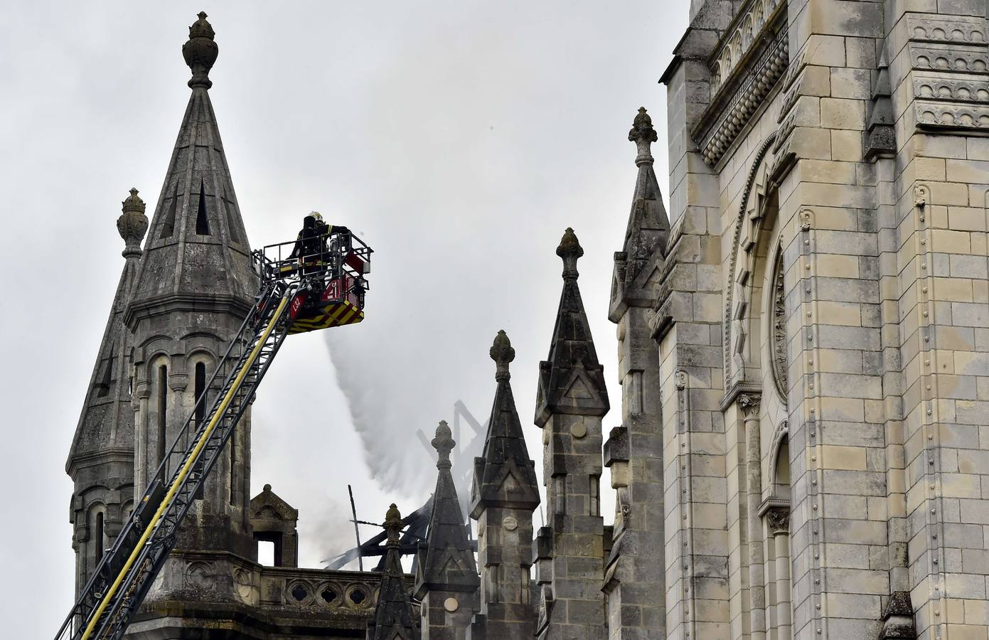 Un incendio destruyó en Nantes parte de una basílica del siglo XIX