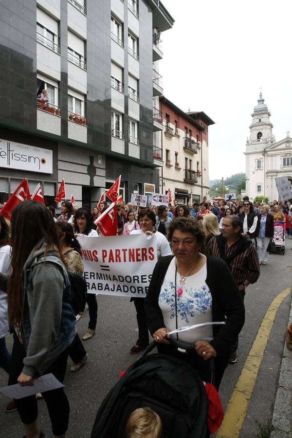 La plantilla de Los Telares se manifiesta en Mieres