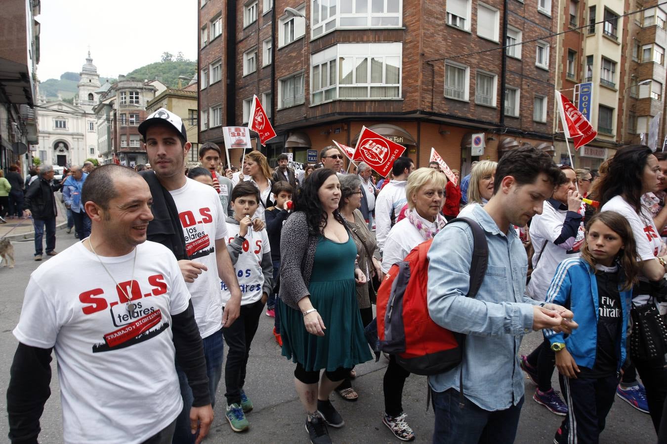 La plantilla de Los Telares se manifiesta en Mieres