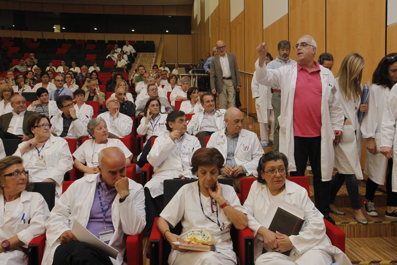 Aniversario del HUCA con protestas