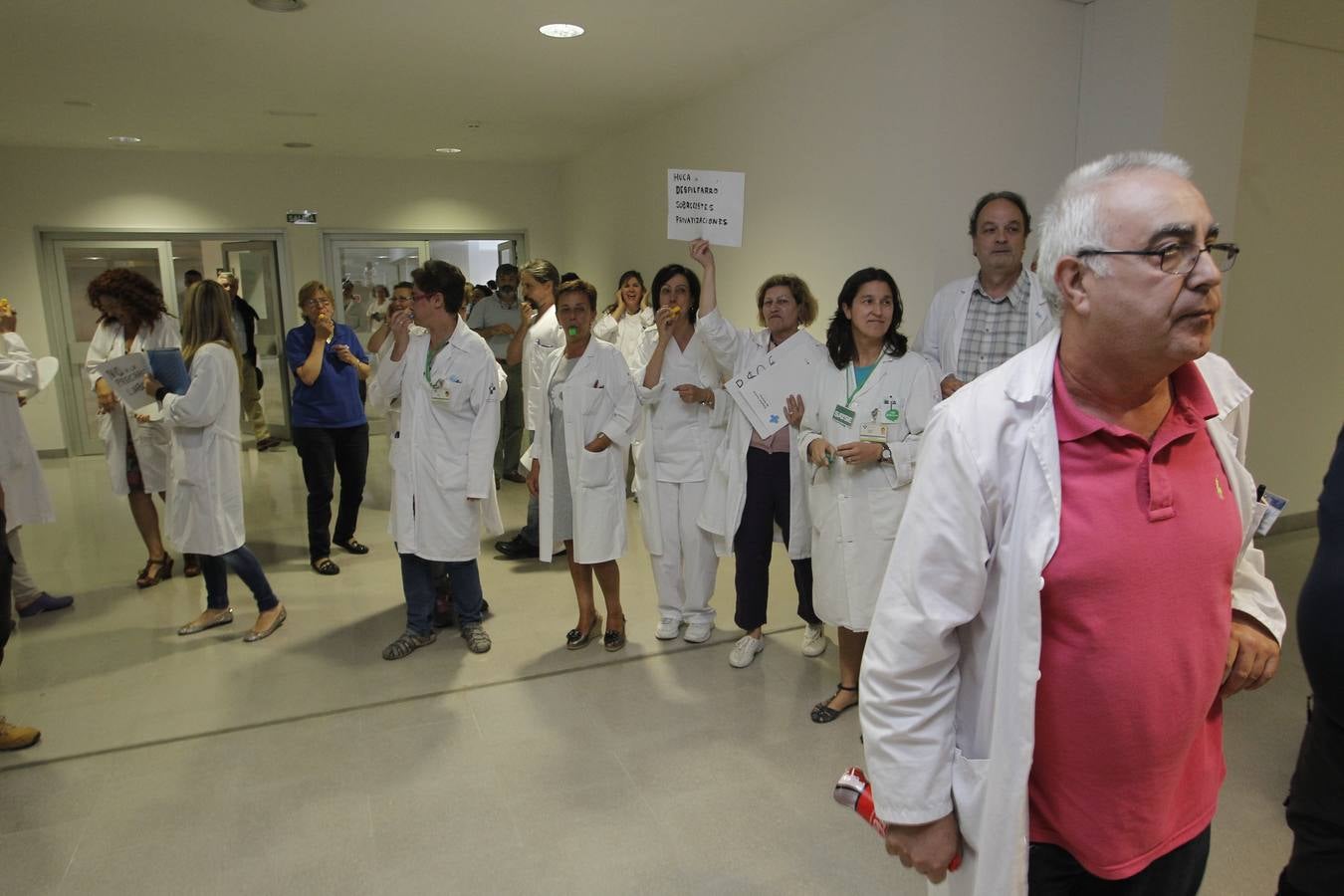 Aniversario del HUCA con protestas