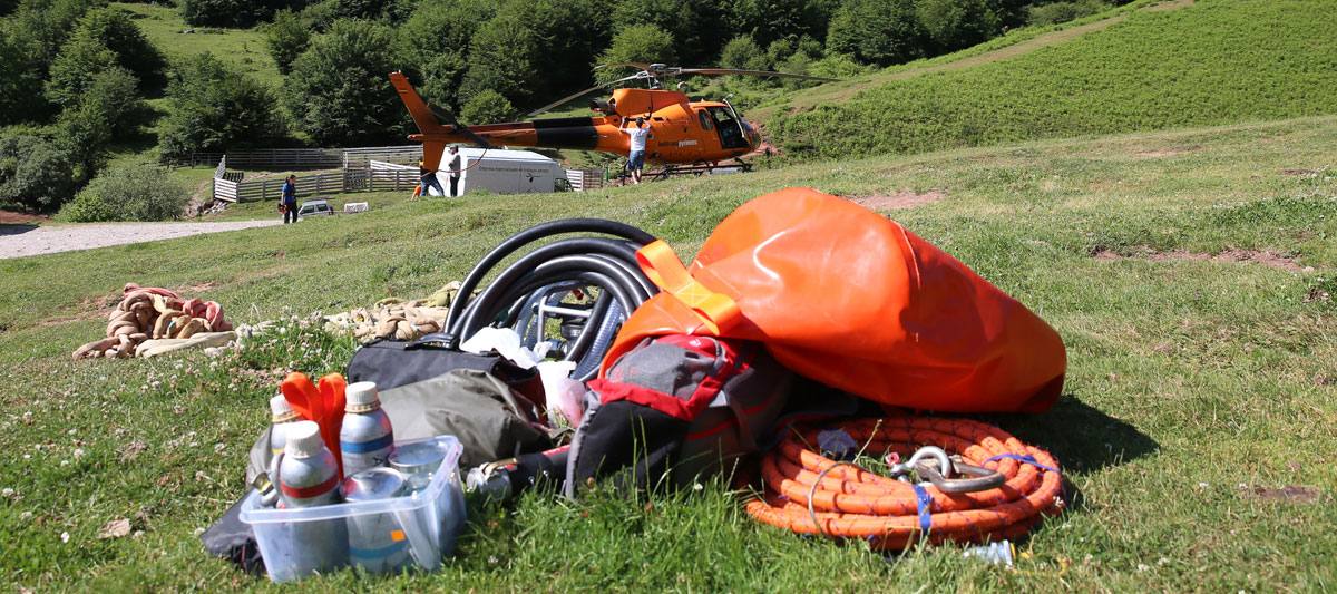 Así suben los víveres al refugio del Urriellu