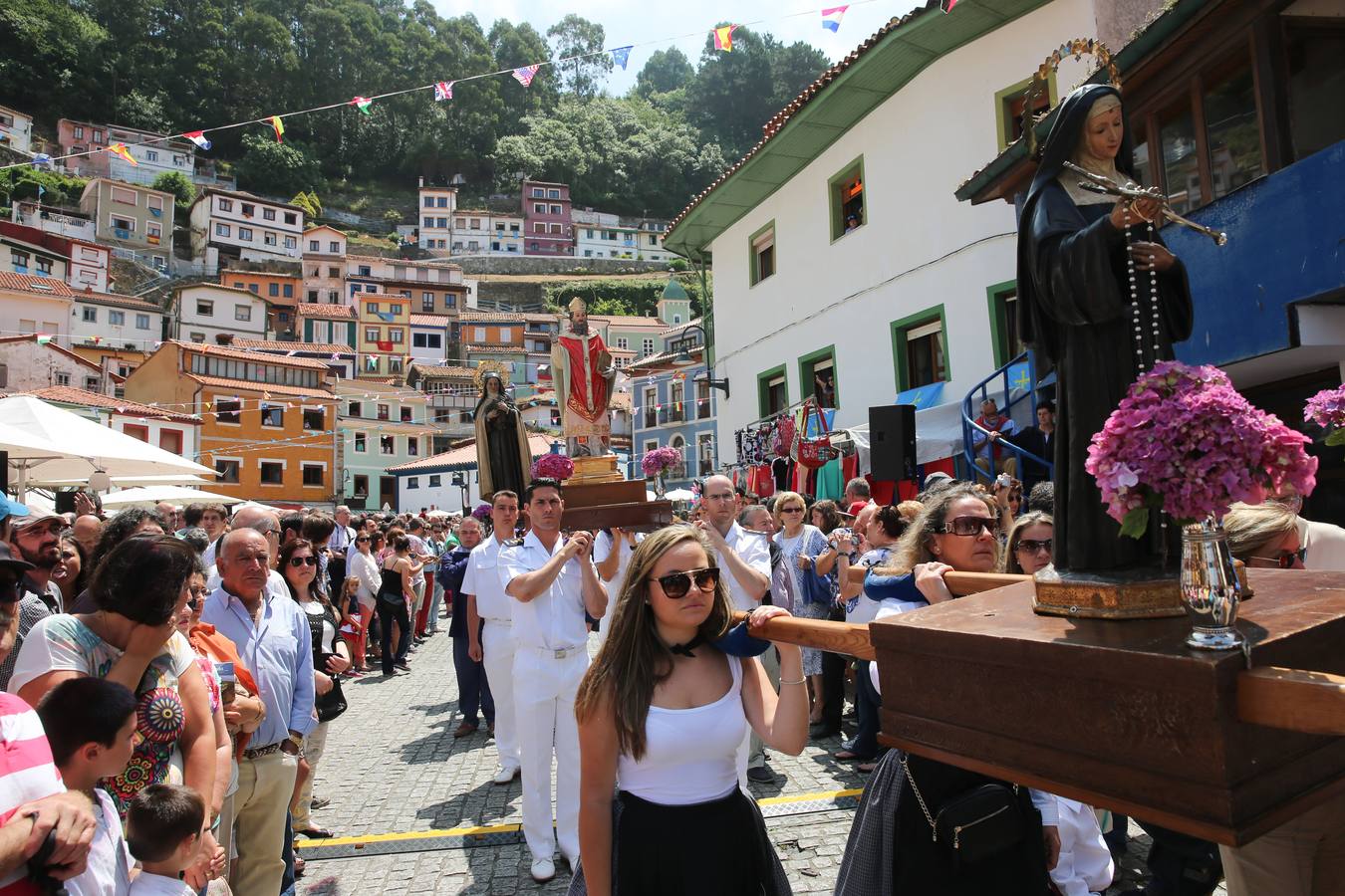 Lleno total en Cudillero para escuchar el sermón de L&#039;Amuravela