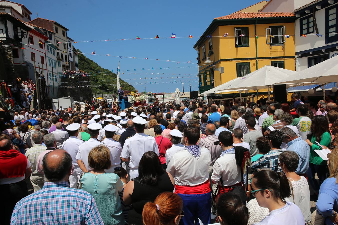 Lleno total en Cudillero para escuchar el sermón de L&#039;Amuravela