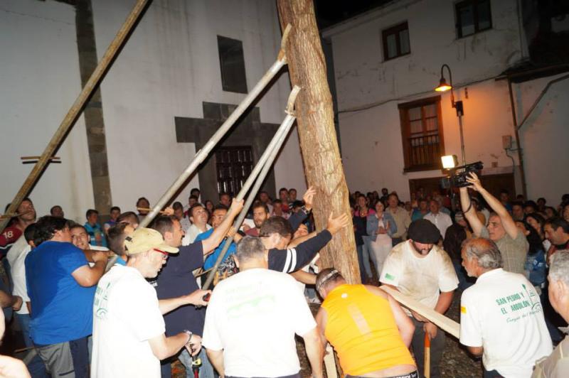 Cangas del Narcea vive la &#039;fiesta del Arbolón&#039;