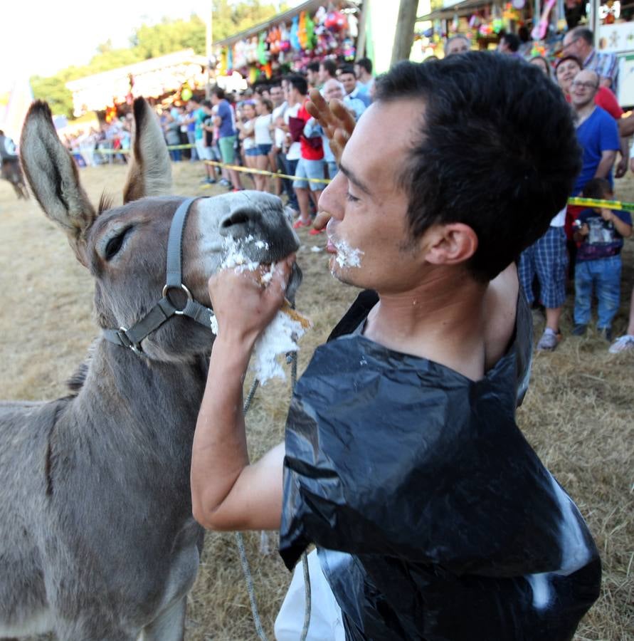 Callao disfruta de la carrera con burros